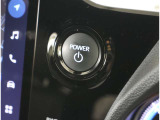 スマートキーを携帯していればキーを取り出さずにドアを施錠&解錠。クルマの始動も可能です。