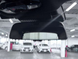 ETC内蔵型ルームミラーになります、裏側に差込口があります。防眩機能付ミラーになります