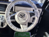 ハンドルは軽やかに回り、気持ちよく運転できます!