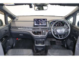 操作性に優れた運転席となります!小物入れや各ボタンの配置にこだわり、使いやすいです!座り心地もよく視認性も良好なのでロングドライブもお任せ下さい!