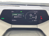 速度やシフト位置、航続可能距離などの情報がひと目で確認できる表示です。必要な情報を運転中にも把握しやすく、毎日の運転をサポートしてくれます。