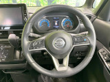 【ステアリングスイッチ】運転中、前方から目線をそらすことなく、オーディオ等の操作が可能な便利機能!安心&快適なドライブを演出してくれます♪
