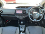 ますますドライブが楽しくなる、明るく開放的な運転席まわりです。