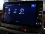 CD、DVD、Bluetooth、AM、FM、AUX、スマートフォン接続ができます。
