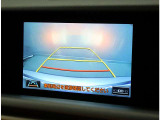 車庫入れに便利なバックモニター付きです