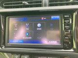 AM・FMやディスク、Bluetoothなどの選択肢が画面に表示され、聴きたい音源を選びやすい構成です。日々の移動時間に合わせて使い分けていただけます。