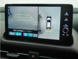 ◆マルチビューカメラシステム◆運転席から見づらい前後左右を、ナビ画面の映像で確認。見通しの悪い交差点や狭い道でのすれ違い、駐車などをサポートします。