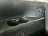 3列目もドリンクホルダーが充実しています!