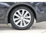 タイヤサイズ(215/55R17)です。