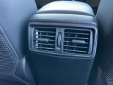 「オートエアコン」が付いています。1年中快適な室内を提供!車内温度を設定すると、風量を自動で調節してくれます。