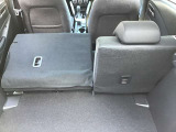 シートバックは分割可倒式ですので、乗車人数や荷物によってフレキシブルにレイアウト出来ます。