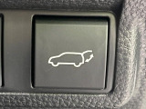 【パワーバックドア】スマートキーや運転席のボタンを押すだけでリアゲートが自動で開閉します!荷物を持っている時や、高い位置にあるバックドアを閉める際に便利な機能です♪