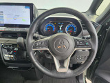 ドライバーの操作性に配慮したステアリング。快適な運転をサポートします。