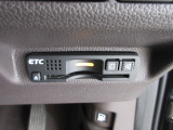 ETC付。高速道路の料金所はキャッシュレスで通過です。サービスエリア等にあるスマートインターの出入りも利用可能でとっても便利。ご納車後すぐにお使い頂けるようセットアップしてのお渡しとなります。