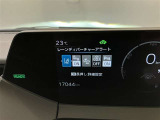 スピードメーター内のディスプレイ部に安全装備の設定状態が表示されます。