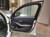 BMWプレミアムセレクション館林では、高年式低走行モデルからMモデル、年式が経ちなかなかディーラーでは見かけないモデルまで幅広いラインナップで認定中古車を取り扱っております。品質に自信があります。