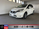 日産「ノート」明るい運転席回りで見渡しが良いです。