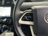 ステアリングスイッチ装備!運転しながら手元でオーディオの操作などができます。