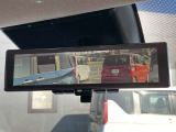 【インテリジェントルームミラー】はリアカメラが車両後方を映し出すので、いつでもクリアな後方視界を確保!夜間や悪天候の運転でも安心です♪