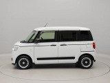 両側パワースライドドア。降りる時に設定しておけば次乗る時に車に近づくと自動でオープン。お子様と手をつないでいる時や荷物を持っている時に便利です