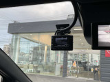 今やまさかの時のドライブレコーダー! 運転状況を映像と音声で記録します。