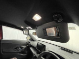 運転席・助手席にはバニティミラー付き♪身だしなみチェックできますよ(^^♪