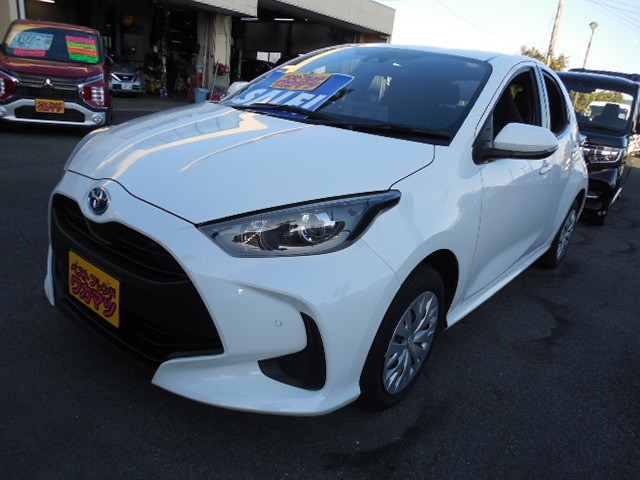 ヤリス 1.5 ハイブリッド X E-Four 4WD 走行距離無制限・1年間保証・車検整備付