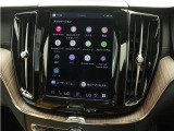 Google搭載のボルボなら、車内にいながら多彩なデジタルライフをお楽しみいただけます。Google Playから必要なアプリをダウンロードして、有意義な移動時間を楽しみましょう。