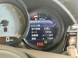 手厚いサポートを提供する「ポルシェ自動車保険」を取り扱っております。オリジナル補償(無償)が付帯し、万が一の際も正規販売店ならではの確かな安心でオーナー様を支えます。保険選びもお気軽にご相談ください。
