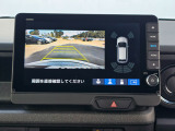 駐車時の安全確認をサポートするバックカメラも使用できます。