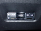 デザインスッキリのビルトイン『ETC』!高速道路の特典はもちろん、キャッシュレスなので料金所では徐行するだけで通過可能です!