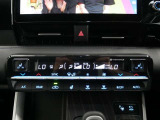 「オートエアコン」が付いています。1年中快適な室内を提供!車内温度を設定すると、風量を自動で調節してくれます。