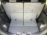トランクルーム!後ろのシートは片方ずつ倒せます。乗る人や積む荷物に応じてアレンジが可能ですので多彩に使えてとても便利です。