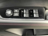 パワーウィンドウのスイッチ等は運転席右側へ集中してます