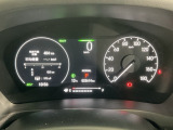 マルチインフォメーションディスプレイです。燃費や走行距離が分かり、半ドアなど車に異常がある際に警告してくれます。車に乗る楽しみが増えますね。