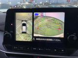 車を真上から見ているように、周囲の状況を把握しながら安心して駐車が行えるアラウンドビューモニター装備!