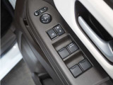 ◆パワーウィンドウスイッチ◆運転席から全席の窓の開閉操作を行うことが出来いつでも換気ができます!