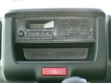 AM/FMラジオチューナーがついています。