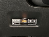 ハンドルの左下にETC2.0がついています。高速道路の料金所の通過も楽々です。 カードの取り出しもしやすい場所についています。