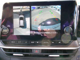 見下ろしているかのような映像で、駐車もスムーズにできる。アラウンドビューモニター