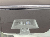 【レーダーブレーキサポート】走行中に前方の車両を認識し、衝突しそうな時は警報とブレーキで衝突回避と被害軽減をアシスト。より安全にドライブをお楽しみいただけます。
