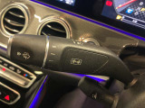 メモリー付きパワーシートが装備されている車両はシートの位置・ドアミラーの角度・ハンドルの位置を3名まで記憶出来ます。