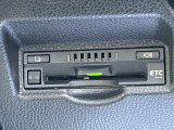 【パワースライドドア】運転席やスマートキーのスイッチ一つで開閉可能!荷物を持っているときはもちろん、小さなお子様でも開閉ができるので、とても利便性のいい装備です。