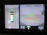 パノラミックビューモニター付きです。車両を上から見たような映像をディスプレイオーディオ画面に表示。運転席からの目視だけでは見にくい、車両周辺の状況をリアルタイムでしっかり確認できます。