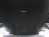 【天井】シミや垂れ、タバコ焦げなどございません。キレイな状態が保たれており、ご納車前にも丁寧にクリーニングさせていただきます。