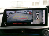 全周囲モニター付きですので、上から見たような映像も確認できます。(補助装置になりますので、目視でもご確認ください)