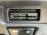 すっきり埋め込み型ETC車載器(高速道路の利用時に 料金所の通過をスムーズに行うために自動で料金を精算するシステム)