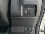 運転席からスイッチ1つでスライドドアを操作でき、荷物を持った方やお子様お年寄りの乗降りがとても楽になります♪