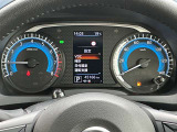 昼夜を問わず視認性に優れたファインビジョンメーター採用、各種の車両情報や航続可能距離・燃費情報なども表示する4.2インチ液晶ドライブアシストディスプレイ搭載です。