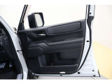運転席ドア。除菌、消臭済です。